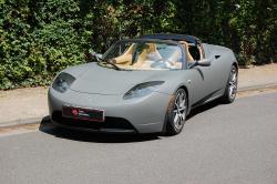 TeslaRoadstervollfolierungstealthgrau1
