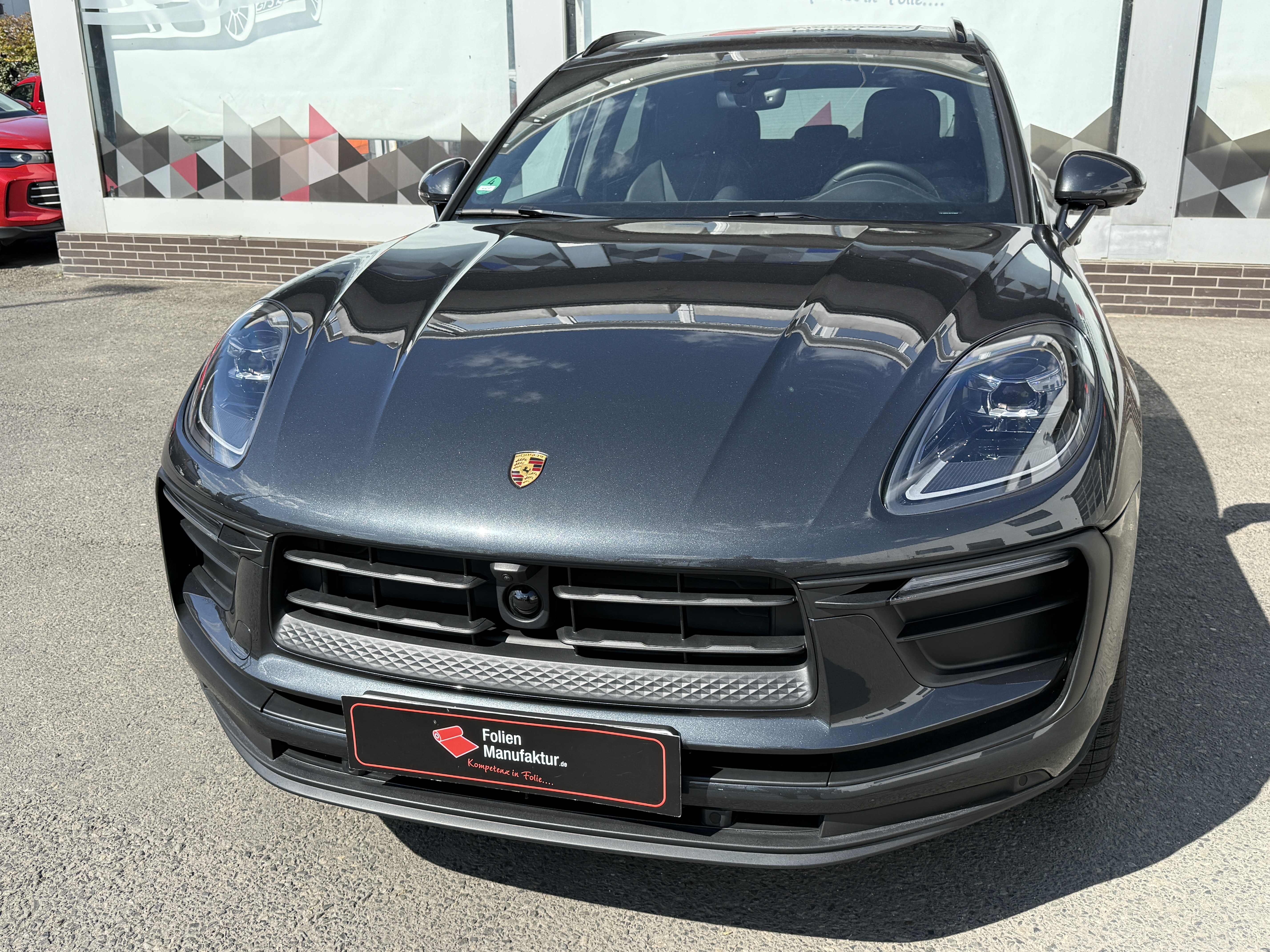 Porsche Macan schwrz front
