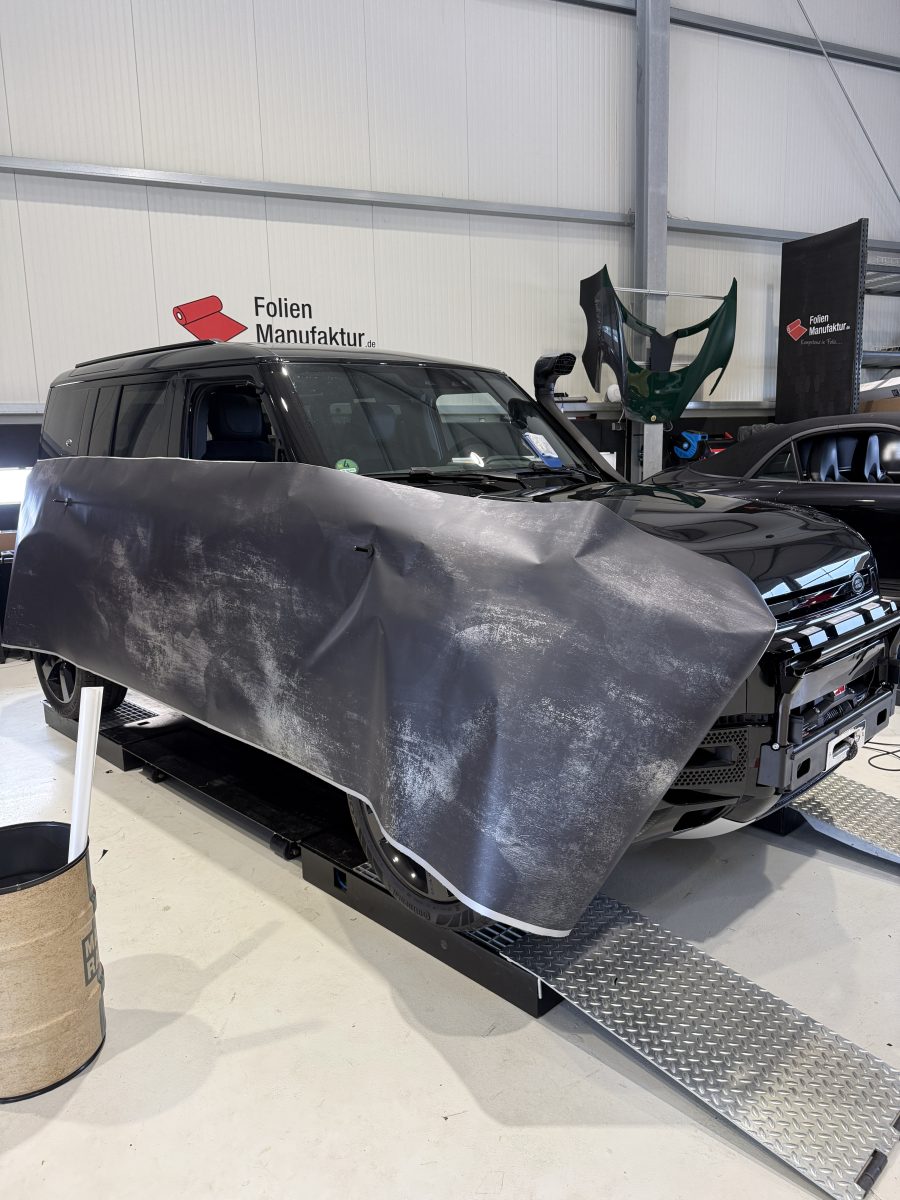 Land Rover Defender 110 Vollfolierung