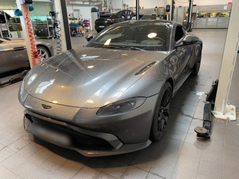 Aston Martin New Vantage Scheibentönung