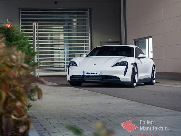 Porsche Taycan Lackschutzfolierung – Bild 1