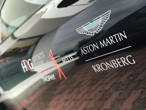 Beschriftung Aston Martin Golf Tunier