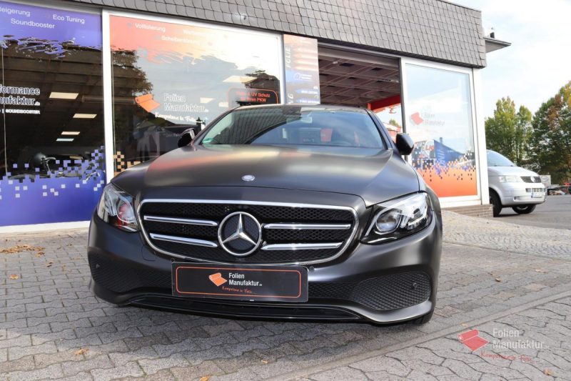 Mercedes E Klasse Vollfolierung – Bild 2