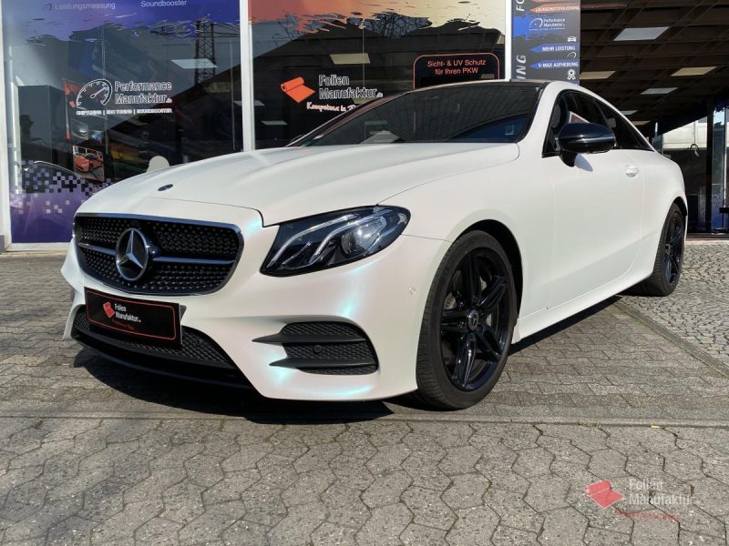 Mercedes E Klasse Vollfolierung – Bild 1