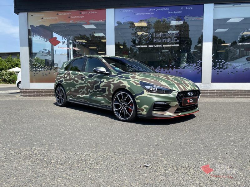 Hyundai i30N Vollfolierung Camouflage – Bild 3