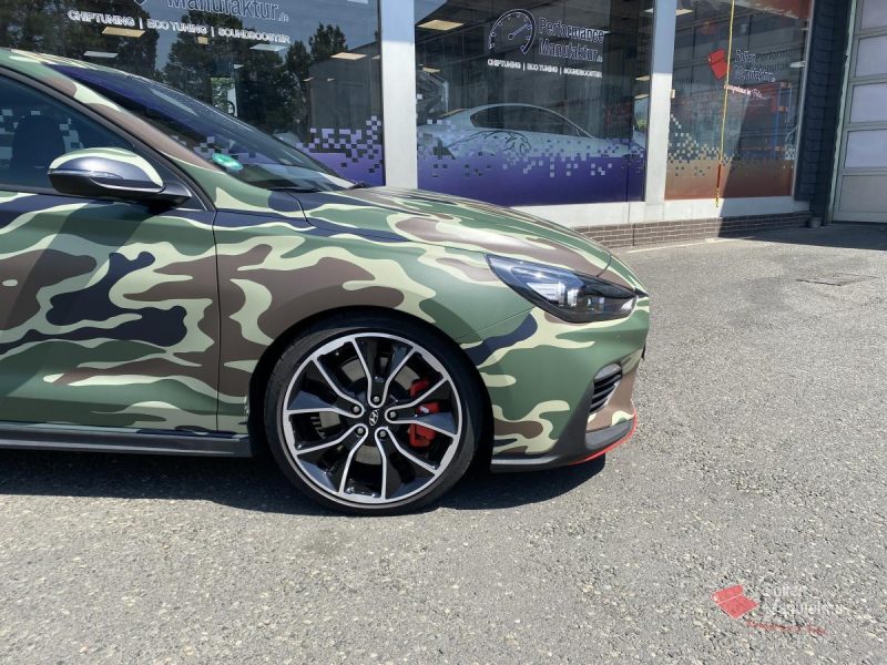 Hyundai i30N Vollfolierung Camouflage – Bild 8