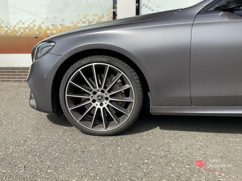 Mercedes E Klasse Vollfolierung – Bild 7