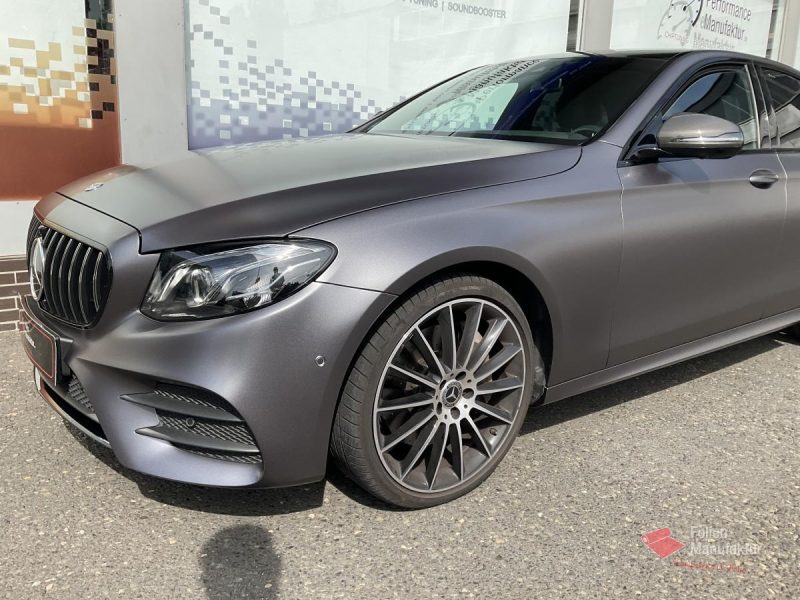 Mercedes E Klasse Vollfolierung – Bild 2