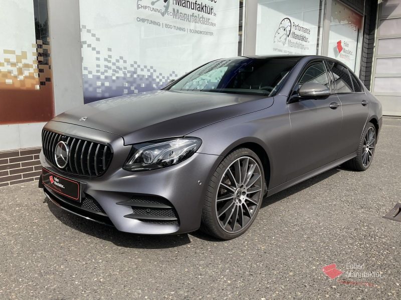 Mercedes E Klasse Vollfolierung – Bild 1