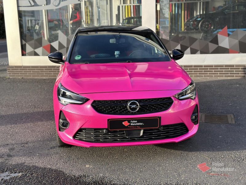 Opel Corsa Vollfolierung Pink – Bild 2