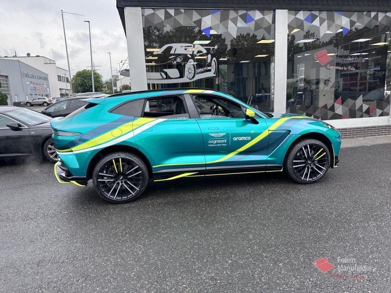 Aston Martin DBX 707 vollfolierung Safety Car Design – Bild 2