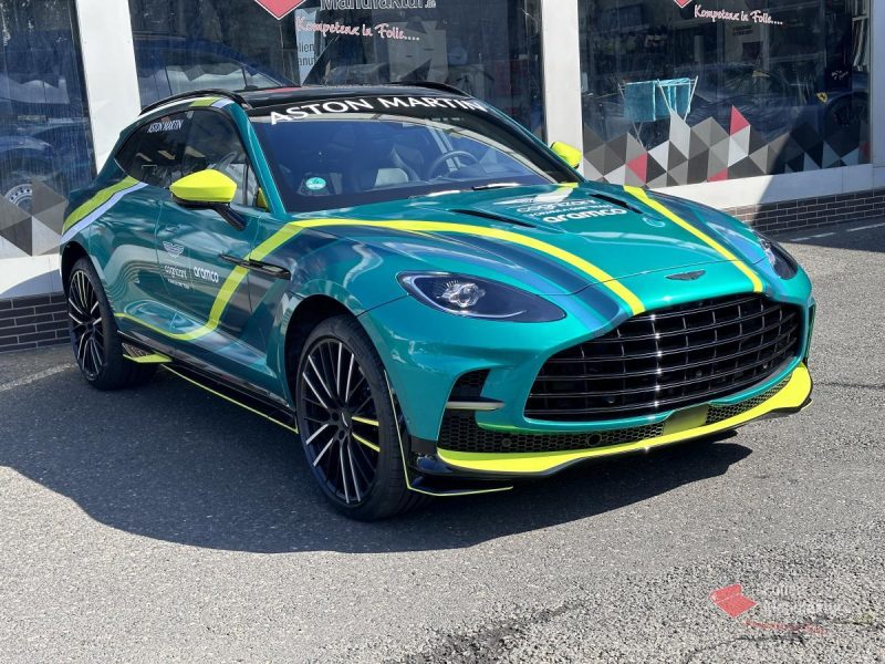 Aston Martin DBX 707 vollfolierung Safety Car Design – Bild 1