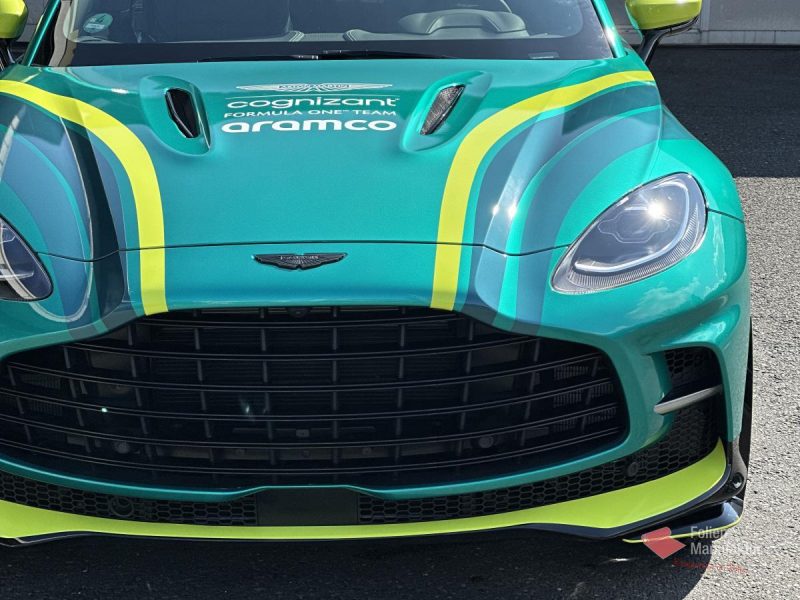 Aston Martin DBX 707 vollfolierung Safety Car Design – Bild 5