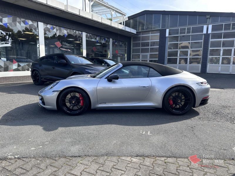 Porsche 911 992 Cabrio GTS Lackschutzfolie – Bild 1