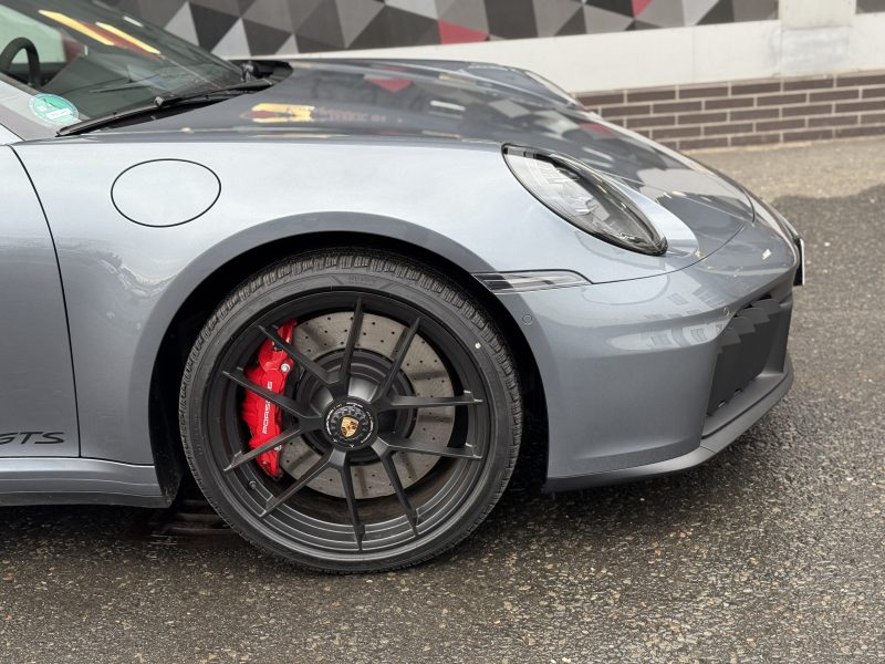 Porsche 911 992.2 GTS Gray – Front – Bild 2