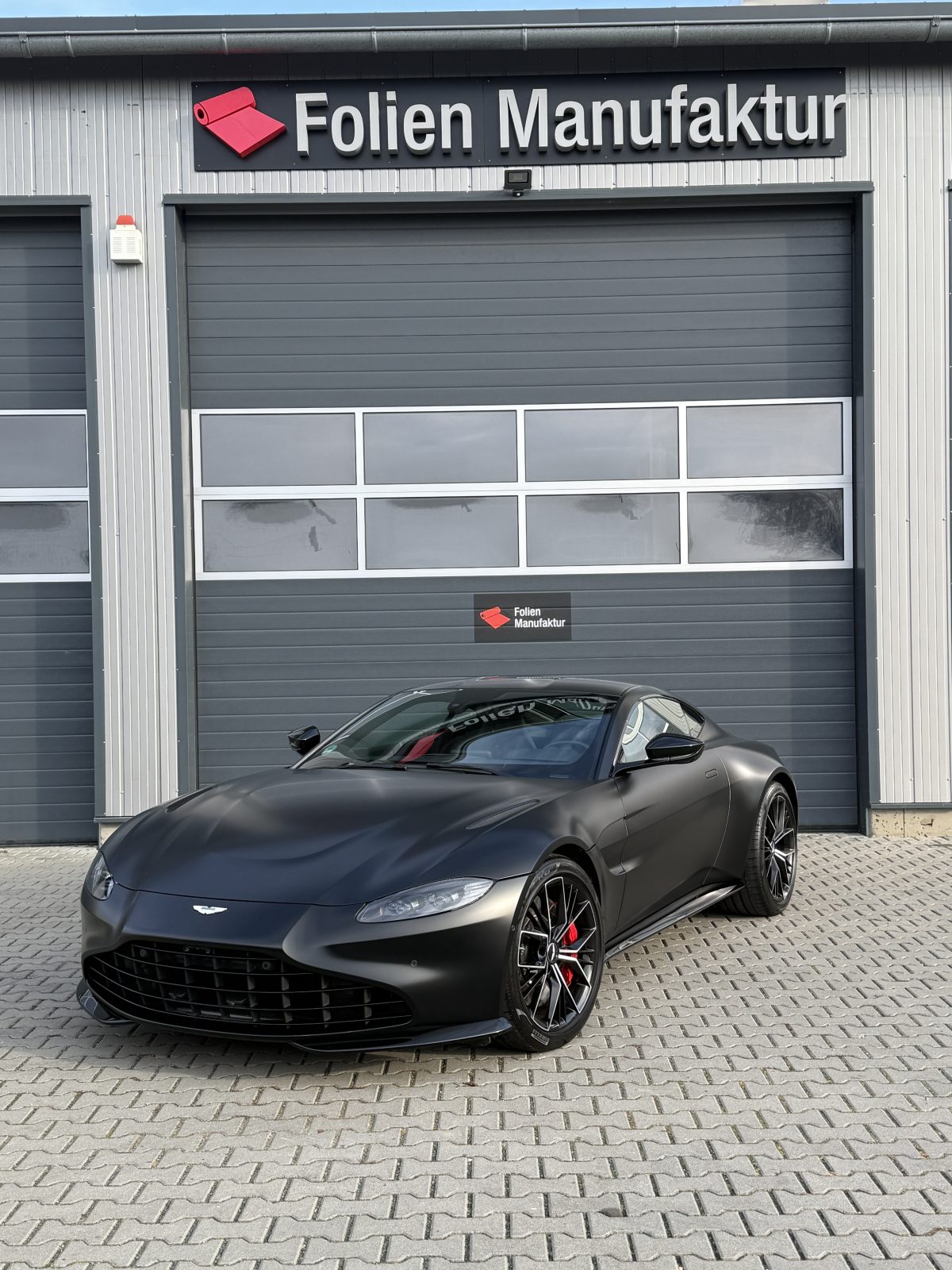 Aston Martin Vantage mit matter Lackschutzfolie