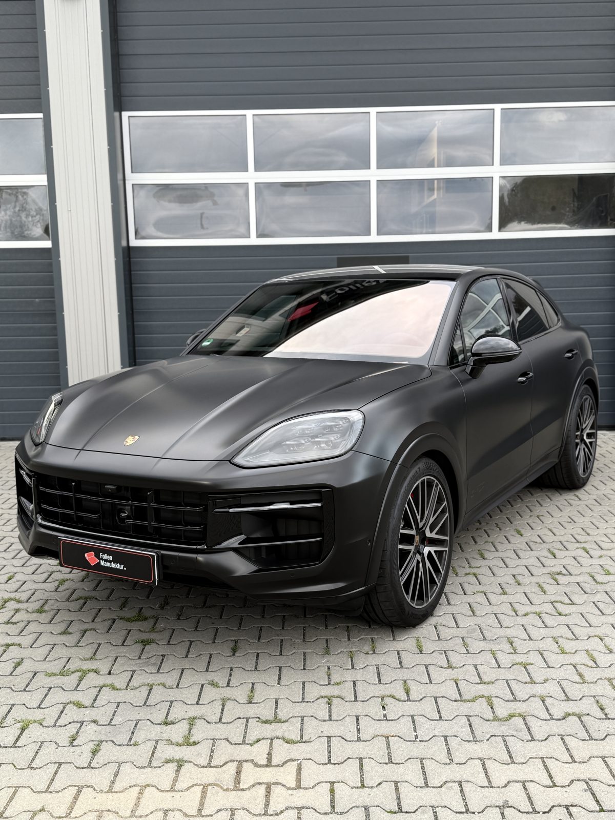 Porsche Cayenne GTS in Schwarz Matt foliert